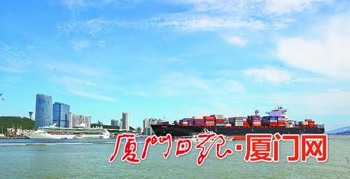 福建自贸试验区厦门片区释放出蓬勃的经济活力。(本报记者 王协云 摄)